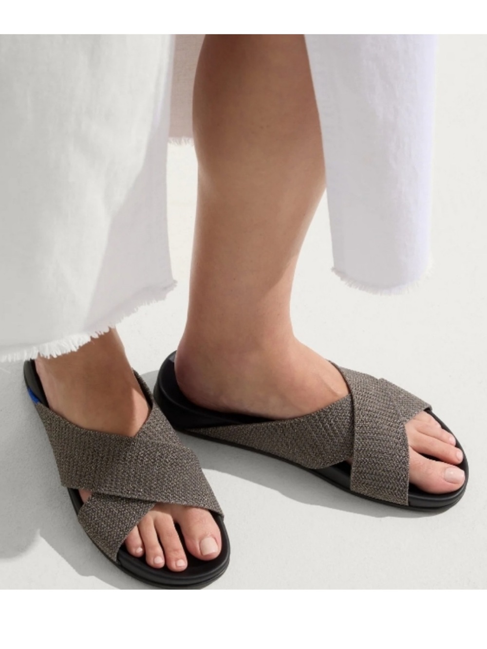 NEW Rothy's The Weekend Slide in Silver Sand